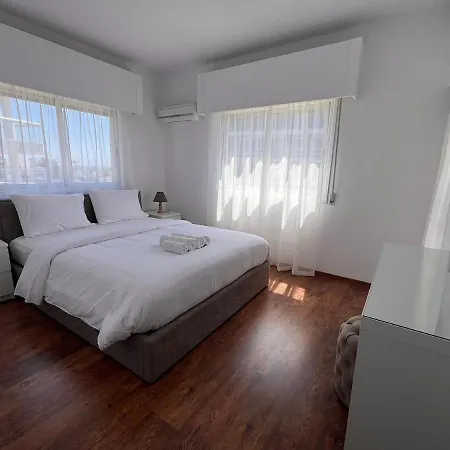 Hawaii Suntan 3 Bedroom Seaside Apartment