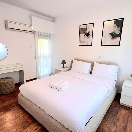 Hawaii Suntan 3 Bedroom Seaside Apartment