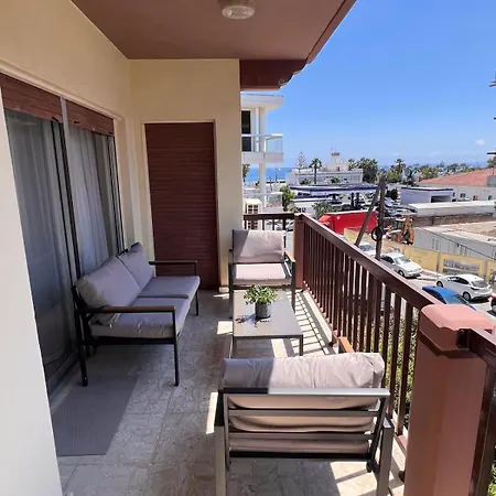 Hawaii Suntan 3 Bedroom Seaside Apartment *